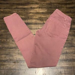 Mauve colored skinny pant